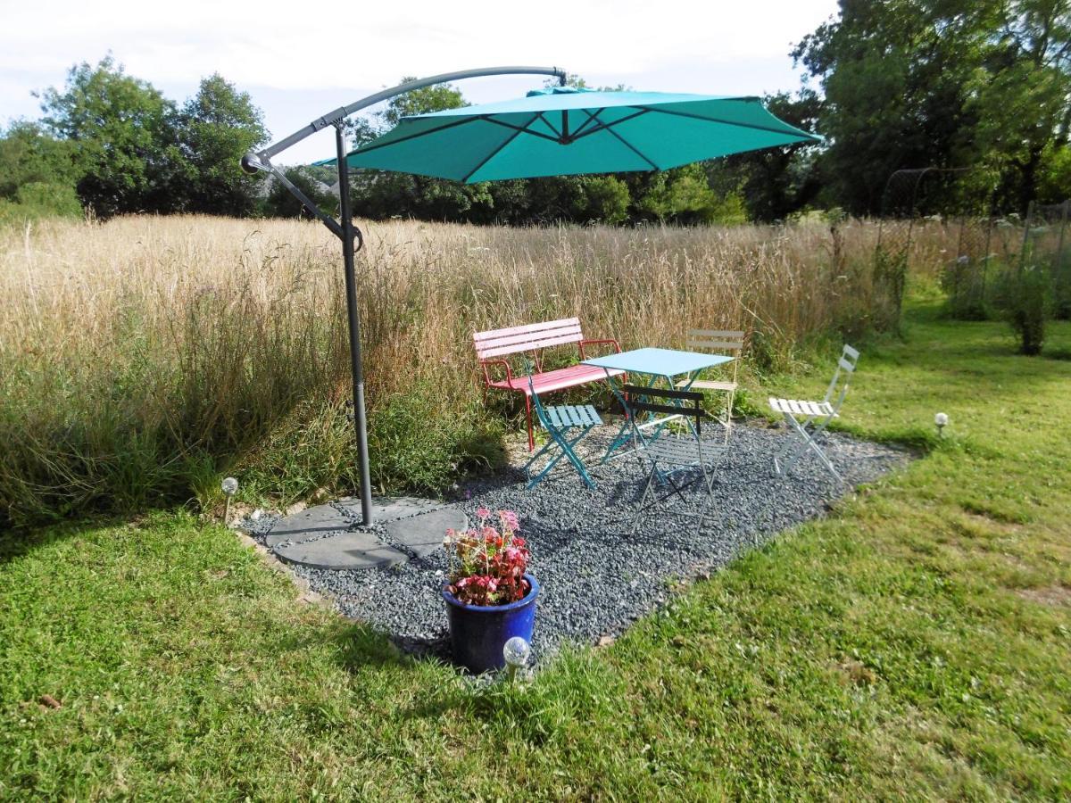 Bed and Breakfast La Bicyclette Bleue Montpinchon Exterior foto