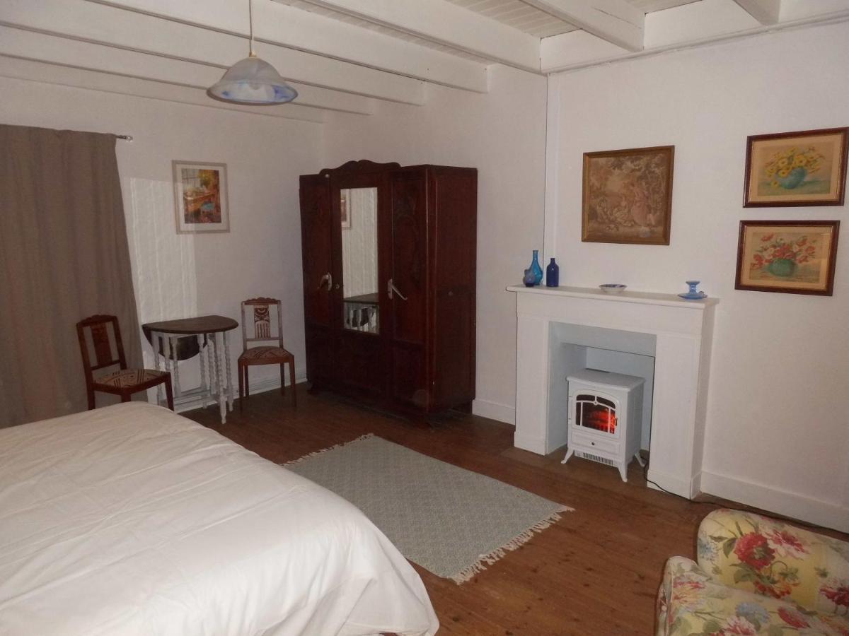 Bed and Breakfast La Bicyclette Bleue Montpinchon Exterior foto