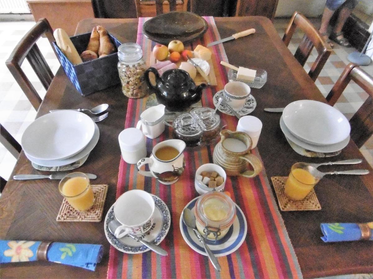 Bed and Breakfast La Bicyclette Bleue Montpinchon Exterior foto
