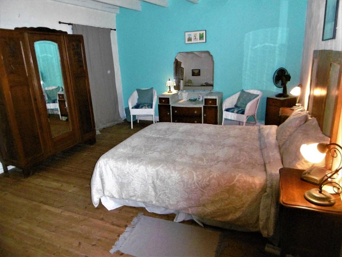 Bed and Breakfast La Bicyclette Bleue Montpinchon Exterior foto