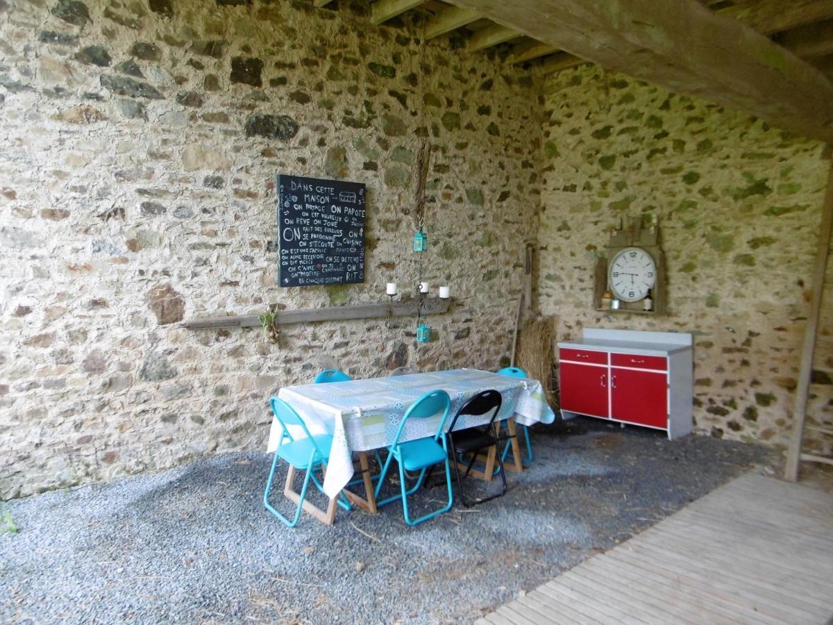Bed and Breakfast La Bicyclette Bleue Montpinchon Exterior foto