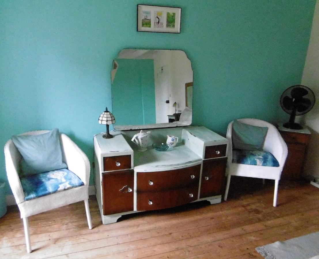 Bed and Breakfast La Bicyclette Bleue Montpinchon Exterior foto